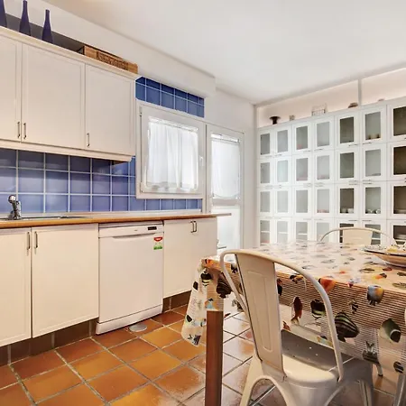 Lucila فيلة كوراليهو