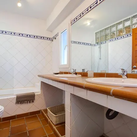 Willa Lucila Corralejo